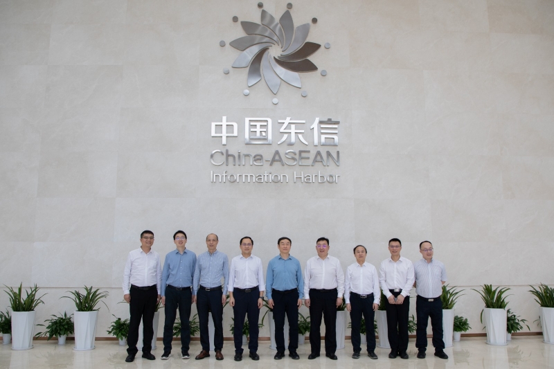 1775186734335023995.jpg 住建部合影800.jpg